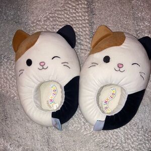 SQUISHMALLOW SLIPPERS KIDS SIZE XL 4/5